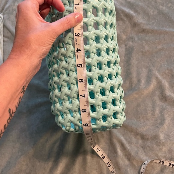 Teal Plastic Woven Tote 💗 - Picture 6 of 7